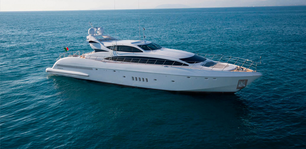 Overmarine Mangusta 215 — powerboat