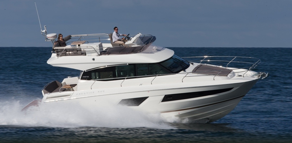 Prestige 420 — motor yacht