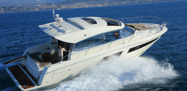 Prestige 450 S — powerboat