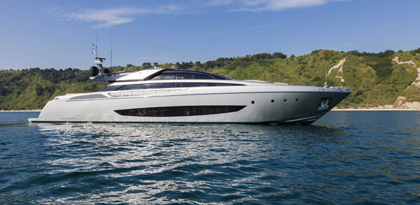 Riva 122 Mythos — powerboat