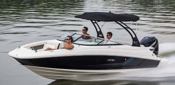 Sea Ray 220 Sundeck OB — powerboat