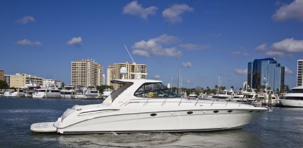 Sea Ray 540 Sundancer — powerboat