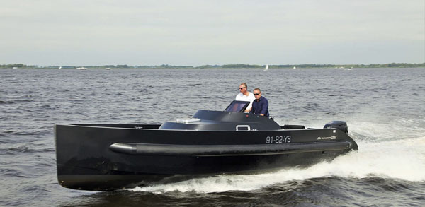 Steeler Bronson 29 — powerboat