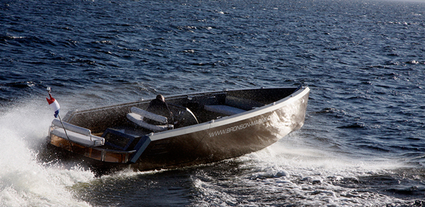 Steeler Bronson 36 Islander — powerboat