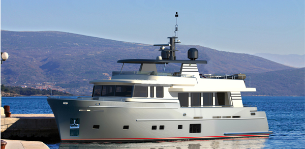 Wim van der Valk Continental 2850 Flybridge — powerboat